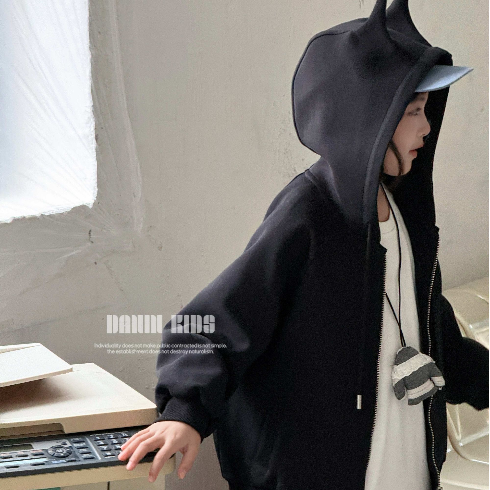 【嗒囜】 男女童秋季小怪兽外套儿童黑色休闲宽松时尚百搭洋气上衣