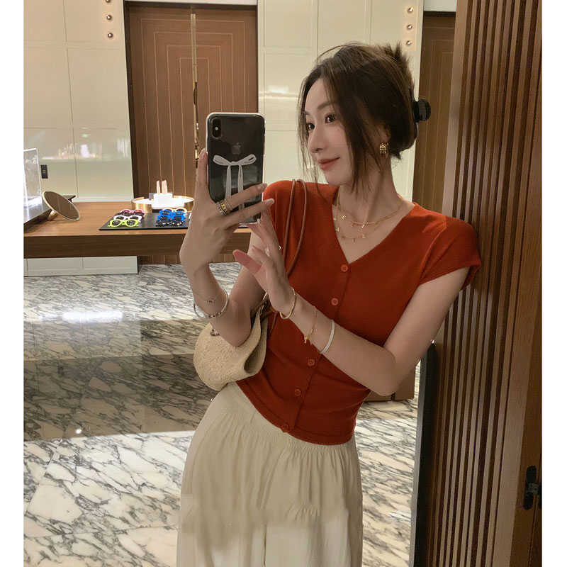 夏季法式v领针织短袖t恤女夏季别致设计感辣妹小飞袖显瘦短款上衣