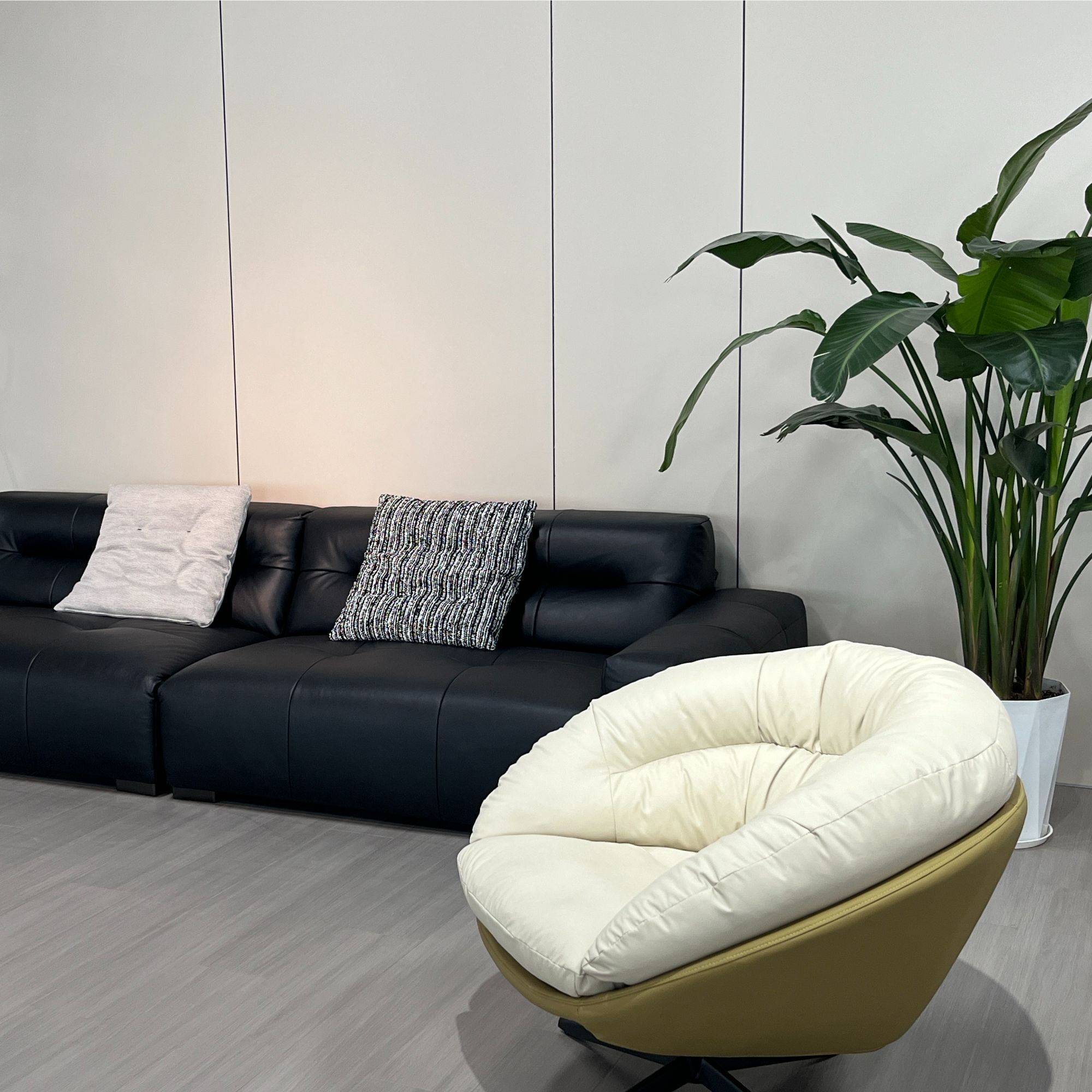 高级网红旋转单椅客厅阳台休闲椅久坐休闲极简轻奢沙发椅接待椅