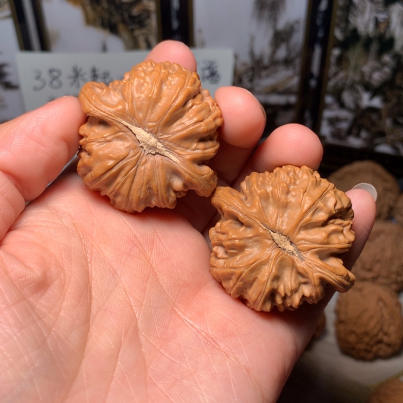 【闪购商品】文玩核桃吊坠狂****下白狮子