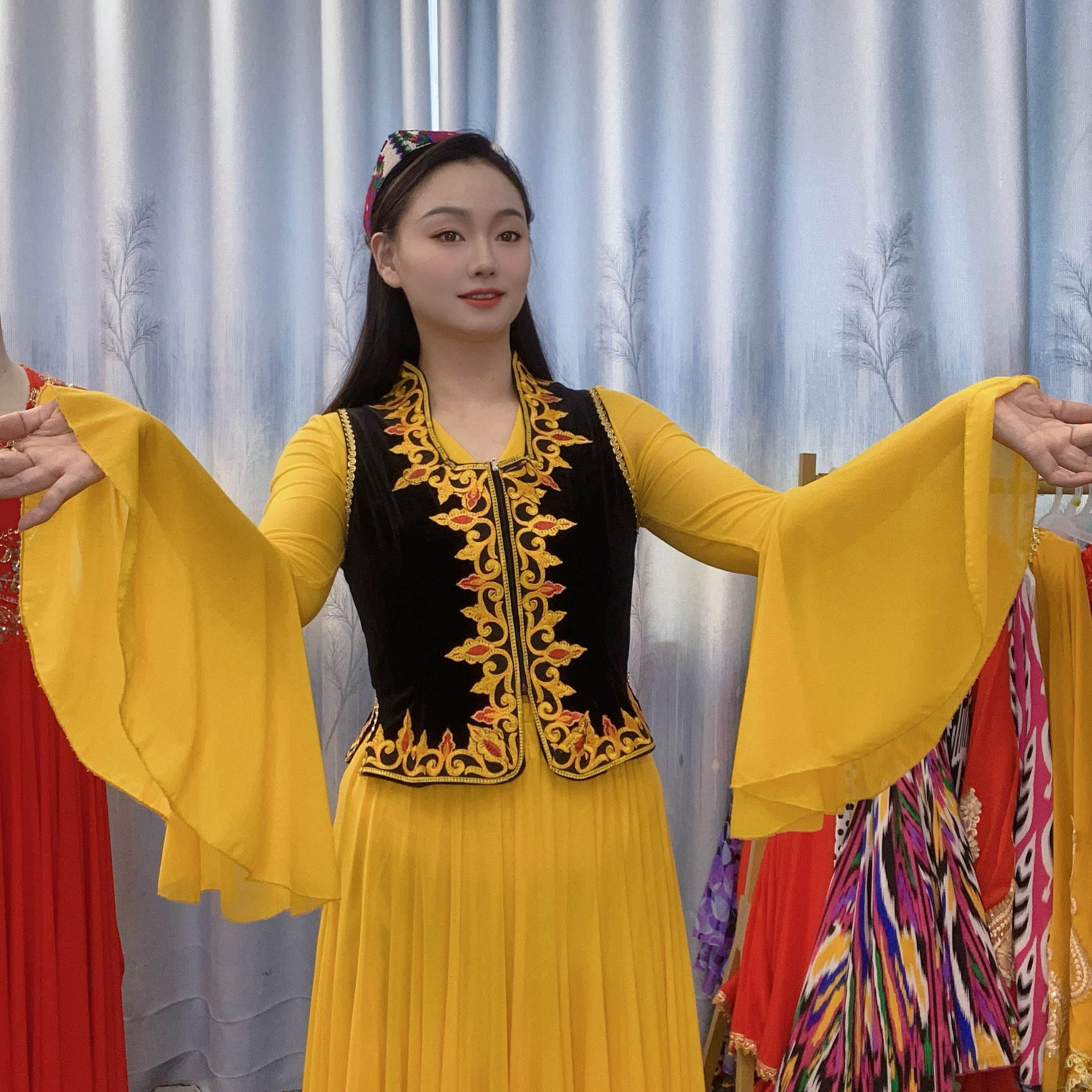 【紫霞老师】新疆民族风舞台立领花边金丝绒马甲