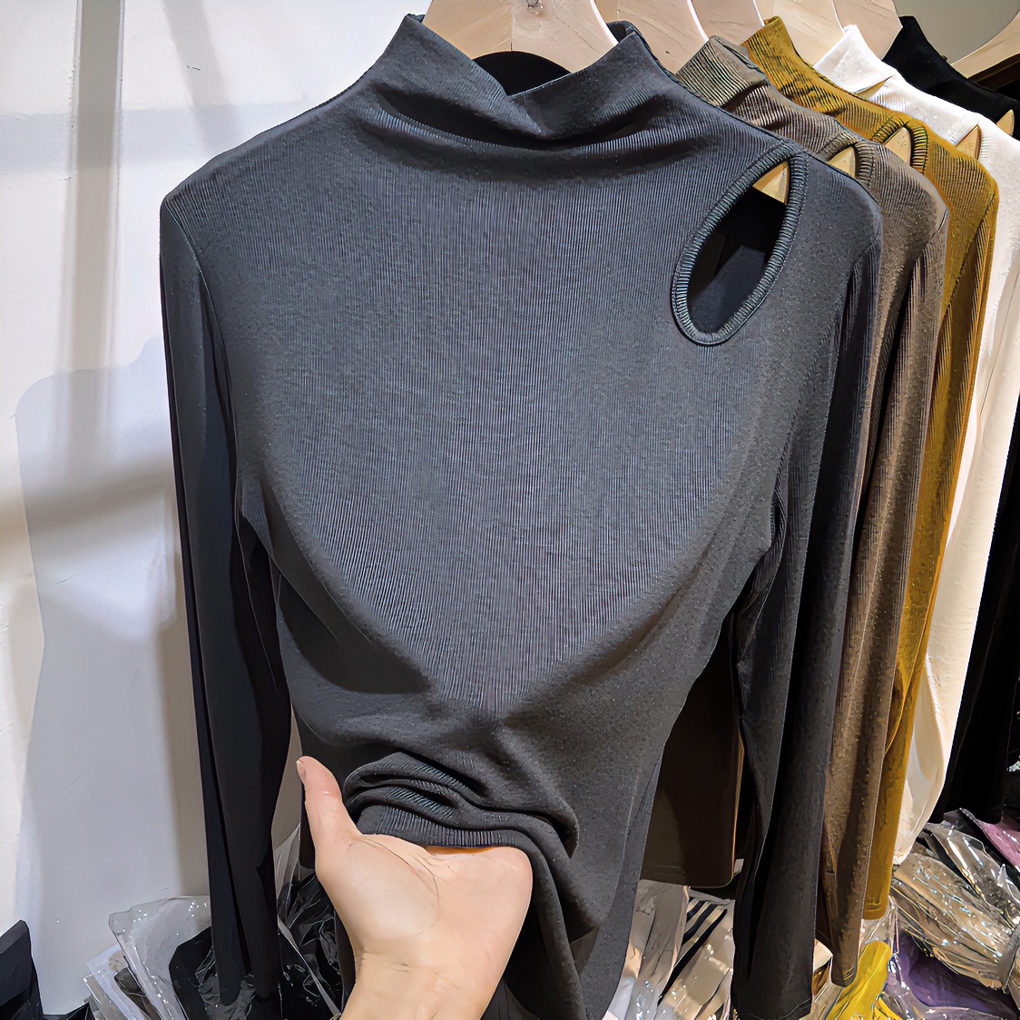 2023春秋季薄款半高领套头时尚修身显瘦洋气长袖纯色打底衫百搭