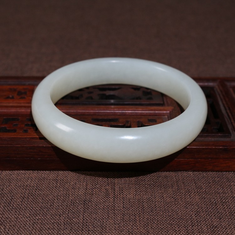 新疆和田白玉手镯