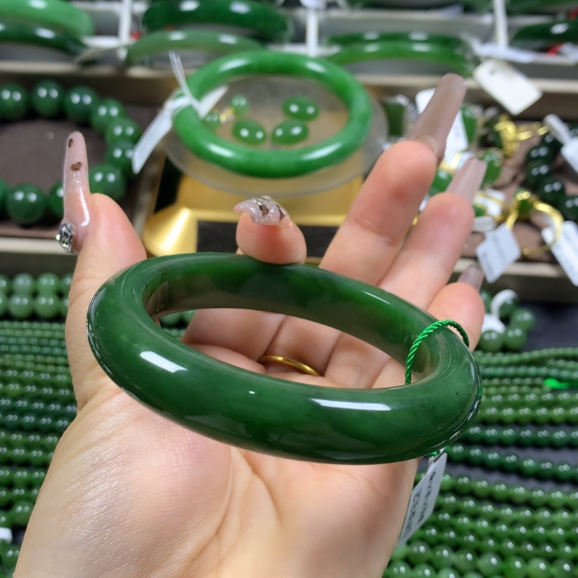 【闪购商品】和田玉（碧玉）手镯未镶嵌56