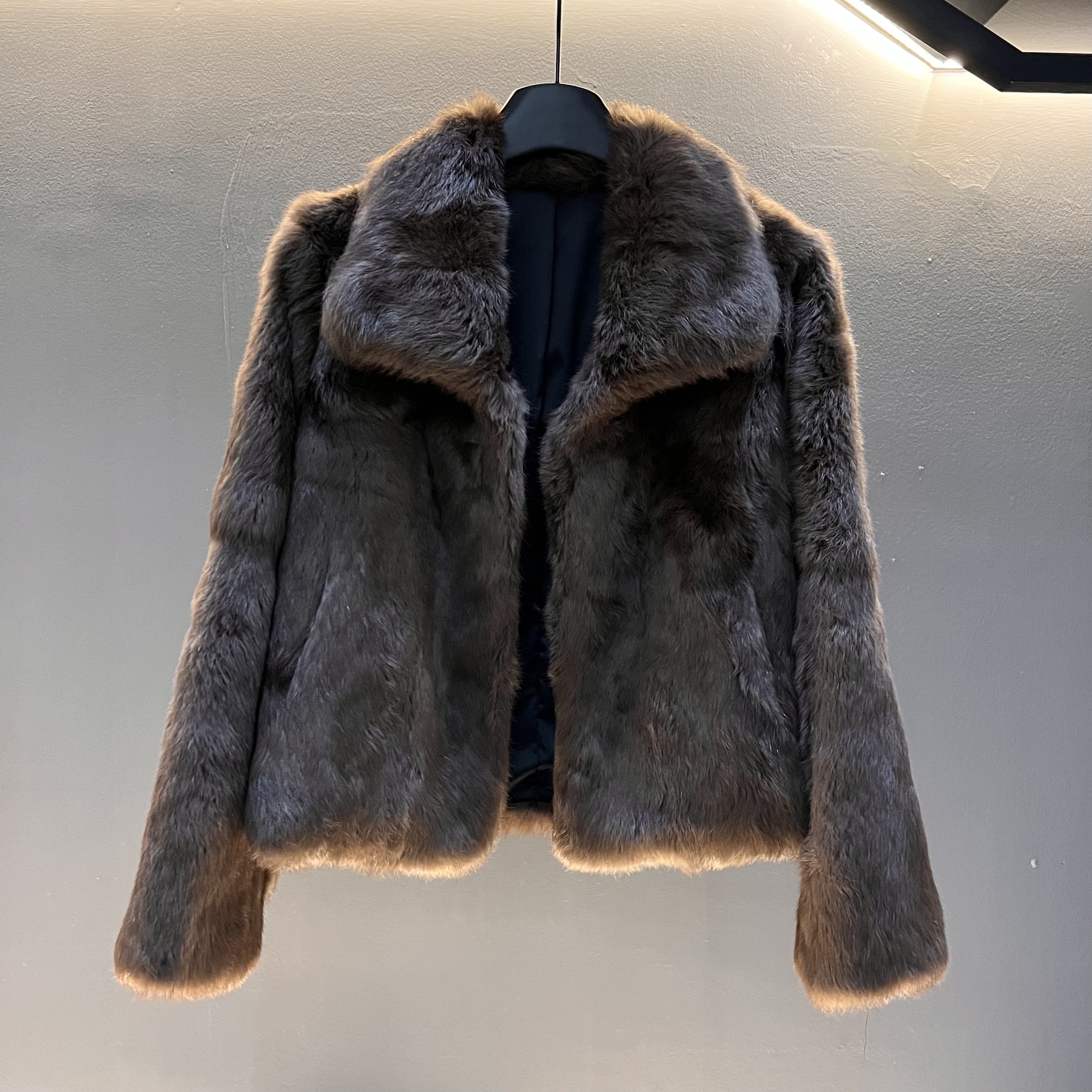 2025保暖外套短款时尚女士翻领皮毛一体百搭