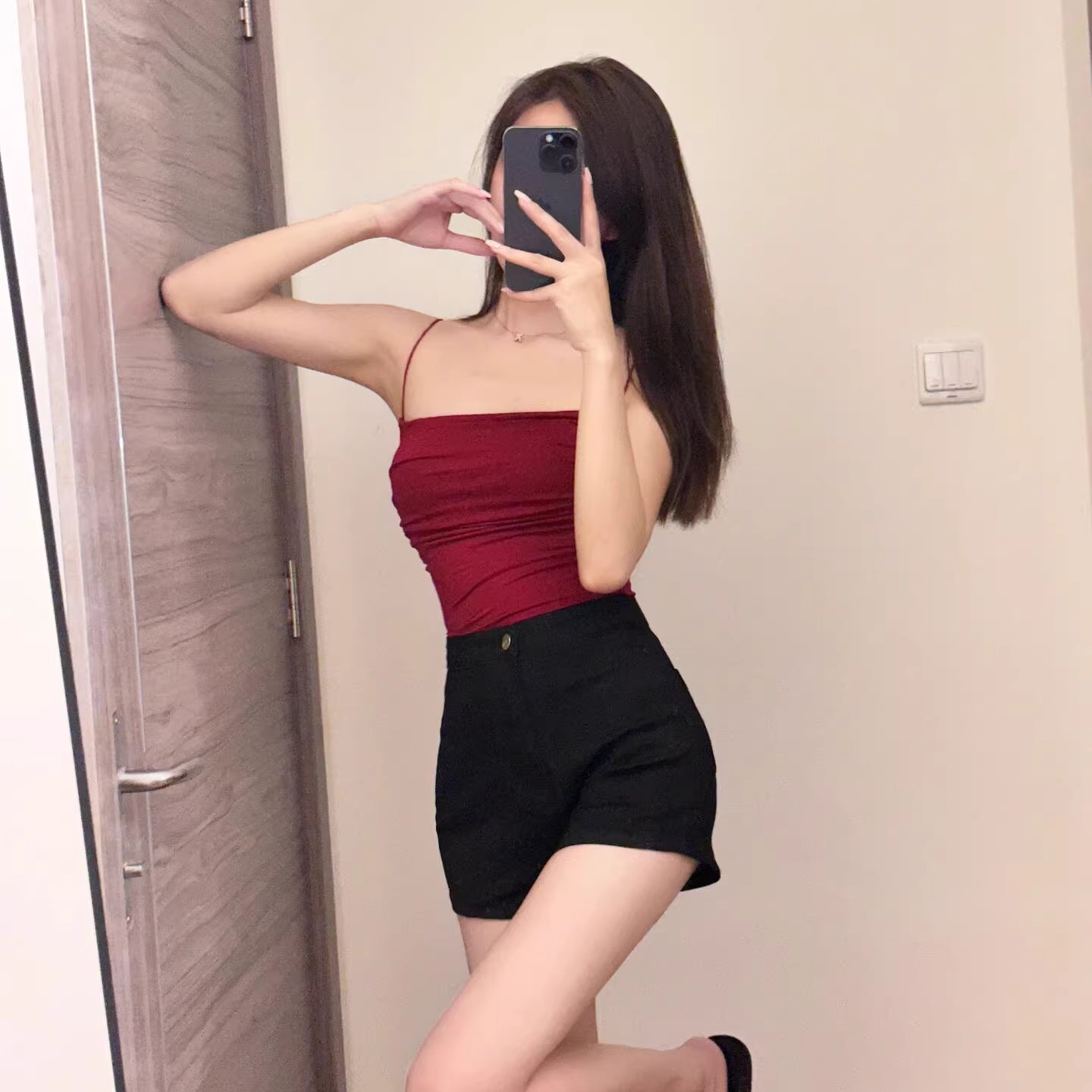 MAONINI~爆款酒红色吊带背心女短款一字领褶皱针织内搭高级感上衣