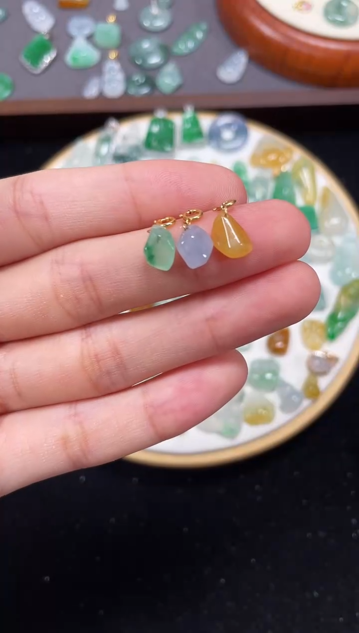 【闪购商品】翡翠吊坠(不含链)18K金镶嵌3个 JK691
