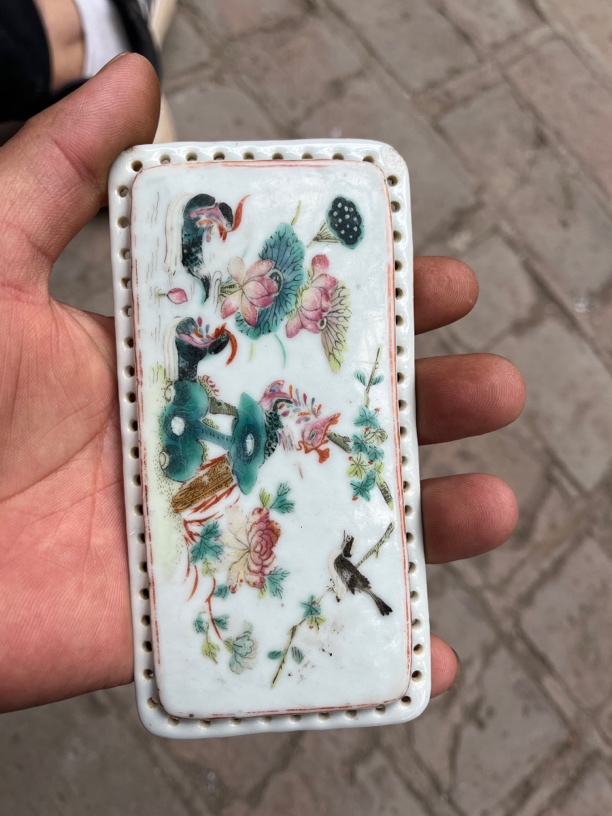 木头镶嵌云粉的瓷技画