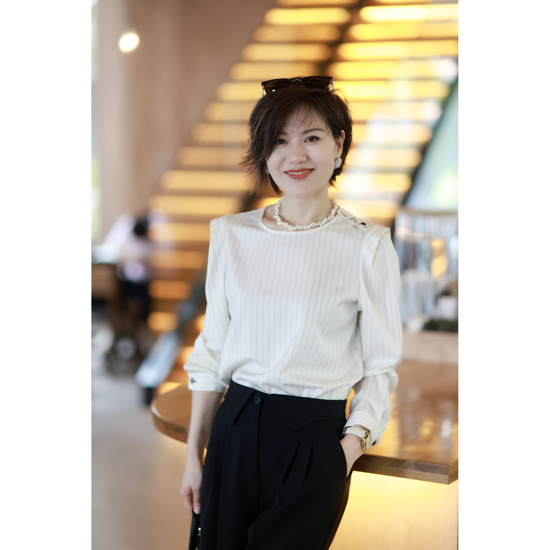 白条纹色织干练气质上衣