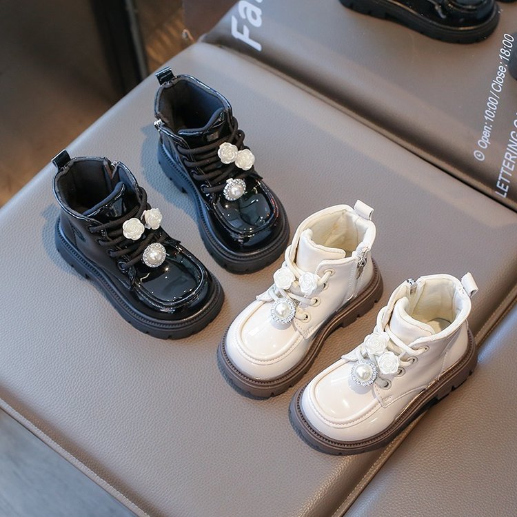 女童马丁靴儿童软底棉靴2025秋冬时尚公主黑色亮皮中大童短靴2368