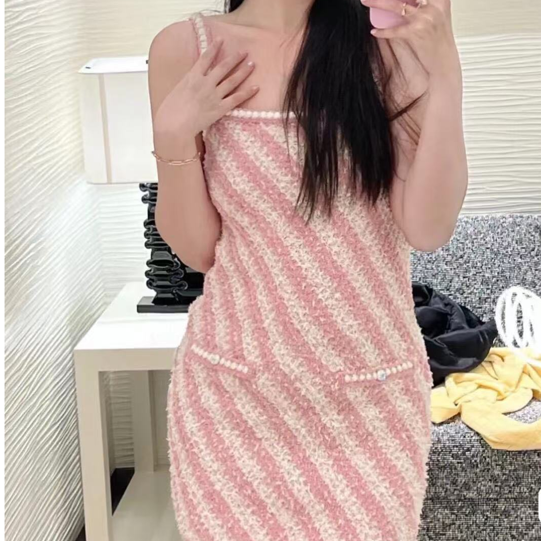 99新 Chanel/香奈儿 34码23S春夏钻扣粉色条纹钻扣针织吊带连衣裙