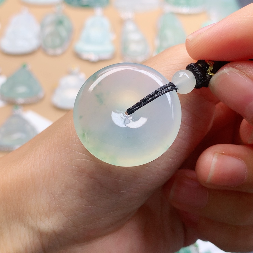 【闪购商品】翡翠颈饰未镶嵌山*水