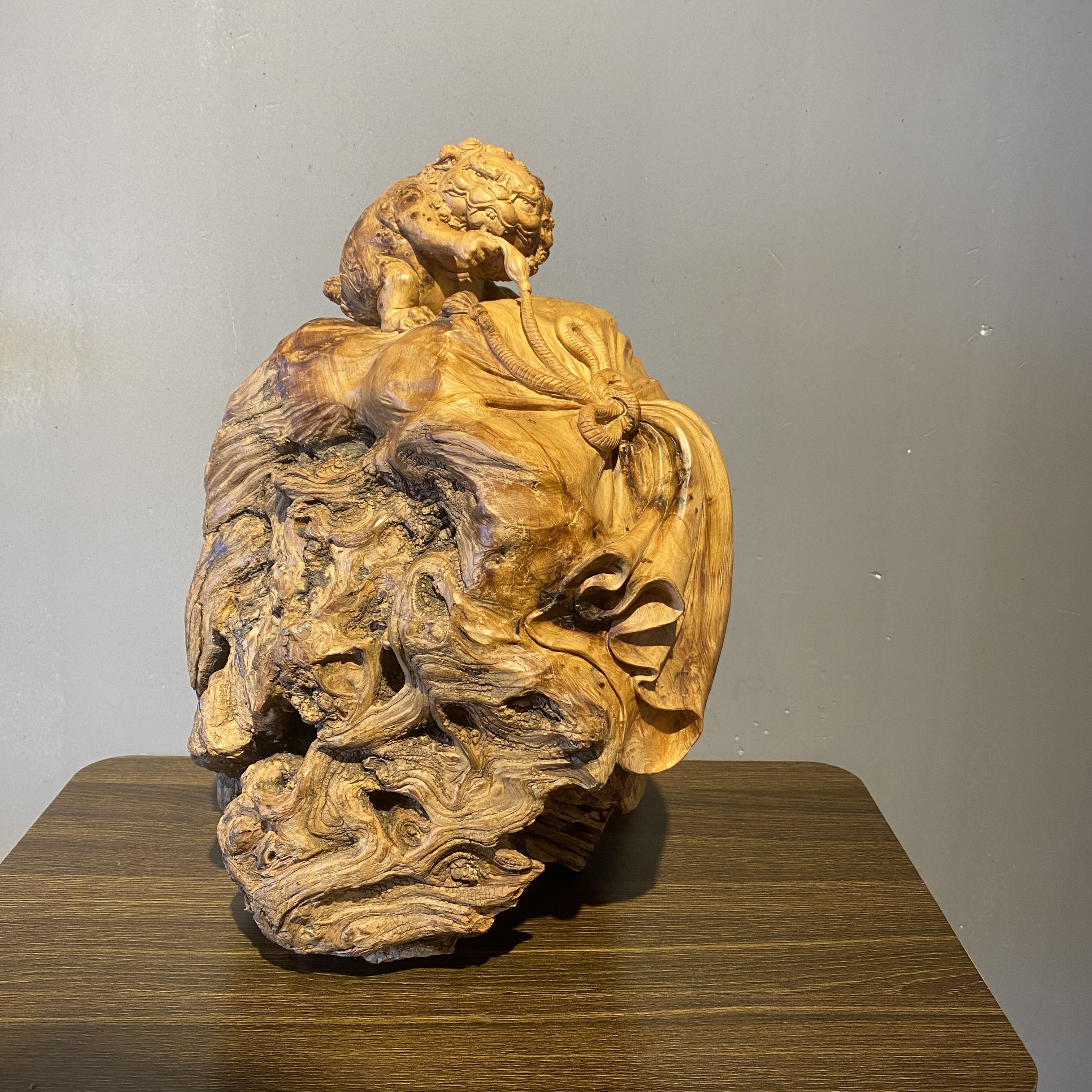 崖柏摆件，Q版狮子