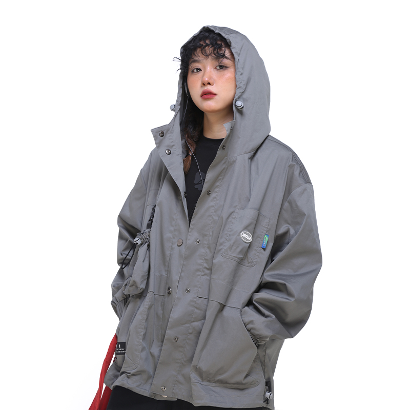 嬉游记原创2024春休闲宽松小个子工装外套女户外运动连帽夹克上衣