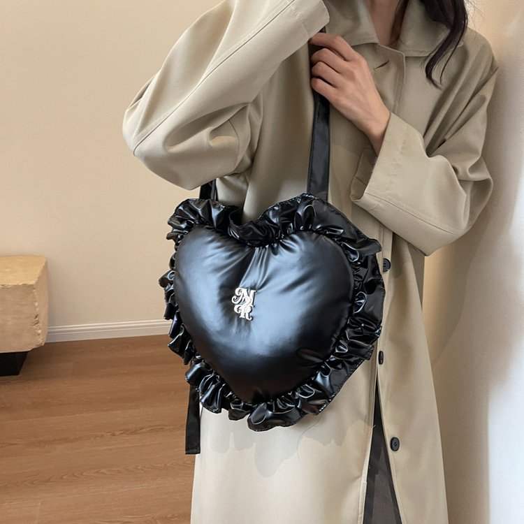 小众设计感包包女2023新款秋冬时尚棉服包大容量通勤单肩包腋下包
