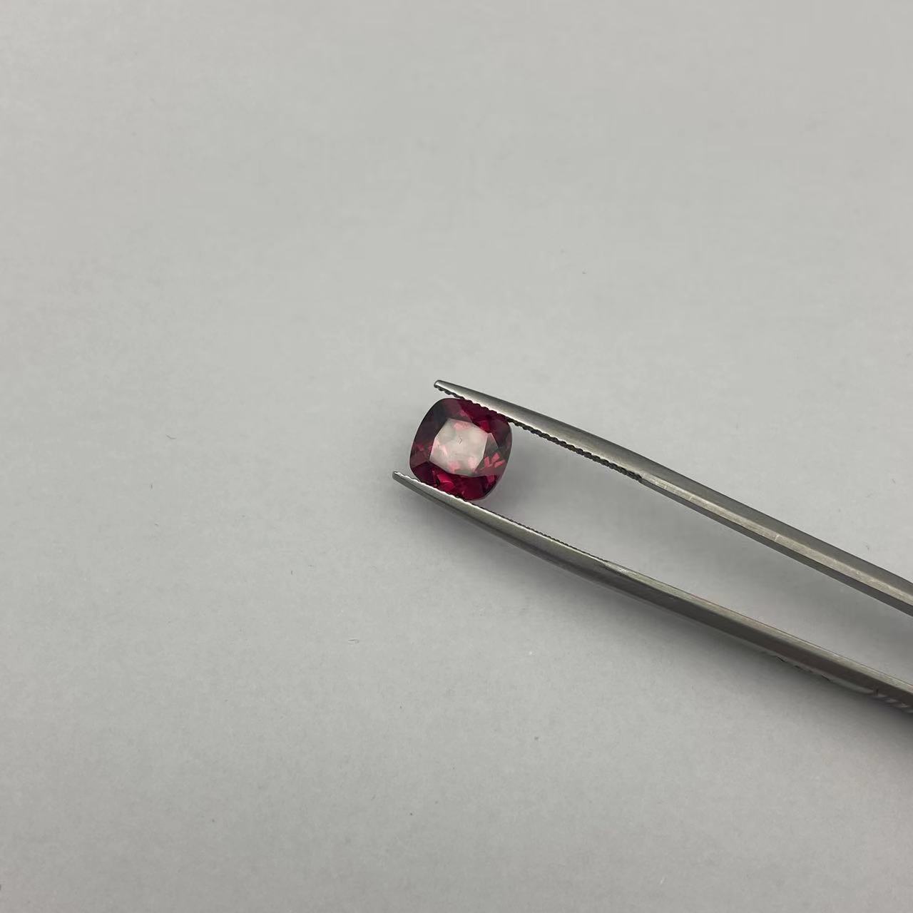1107-MLL-11 镁铝榴石 4.3 ct