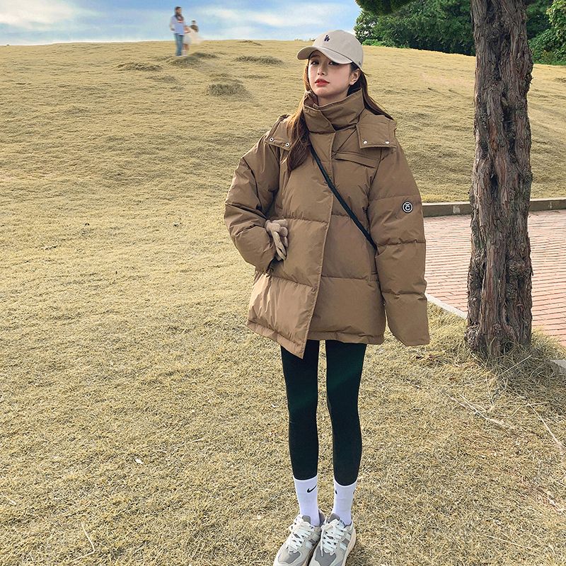 美拉德穿搭羽绒服女短款90白鸭绒今年爆款卡其色韩版连帽冬季外套