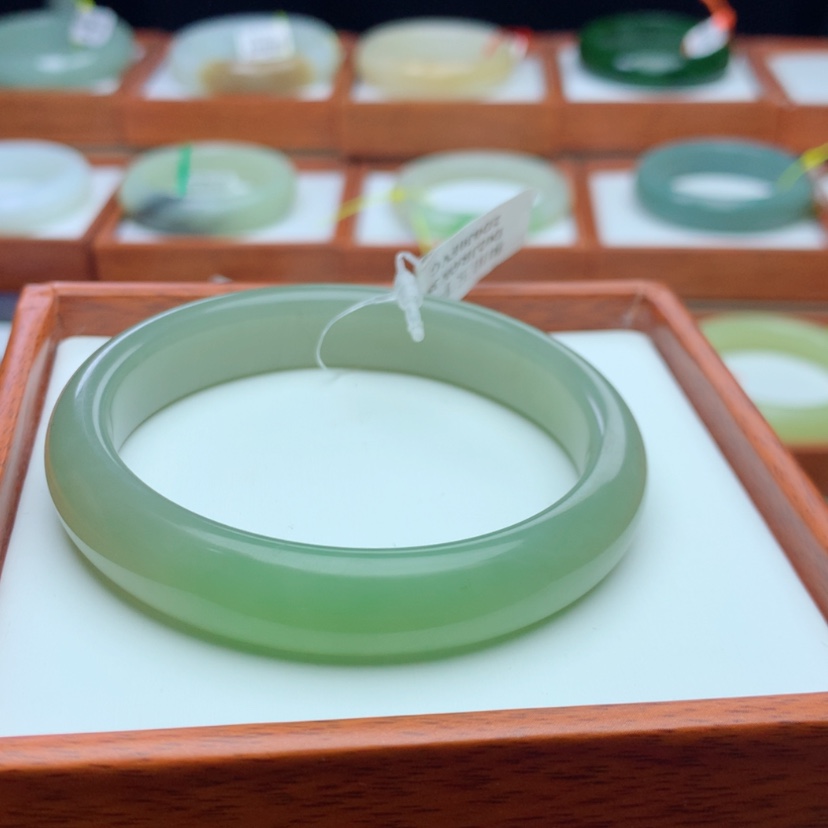 【闪购商品】和田玉手镯未镶嵌袁*袁57