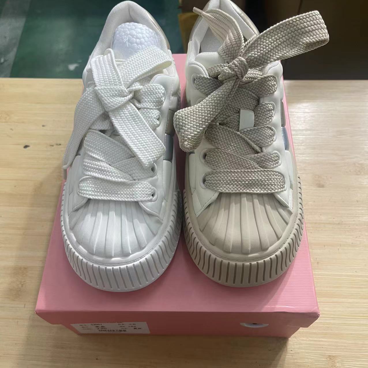 52007 白色时尚百搭女士厚底饼干鞋休闲鞋