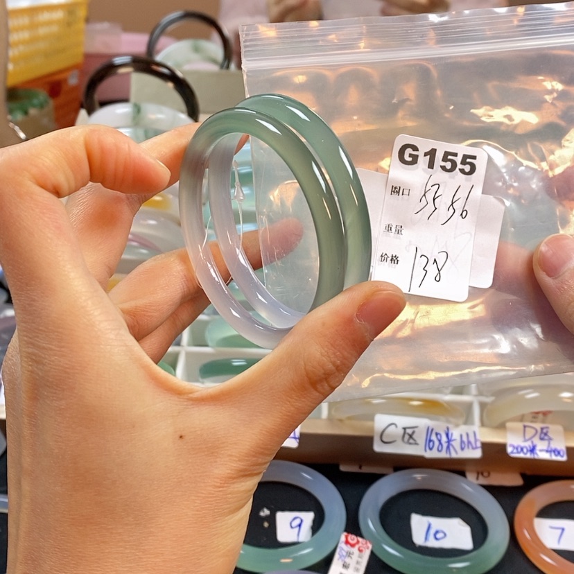 【闪购商品】玛瑙/玉髓手镯未镶嵌摆**?