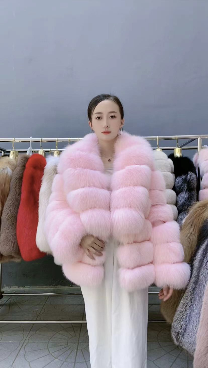 2023秋冬时尚洋气百搭女装横排大翻领