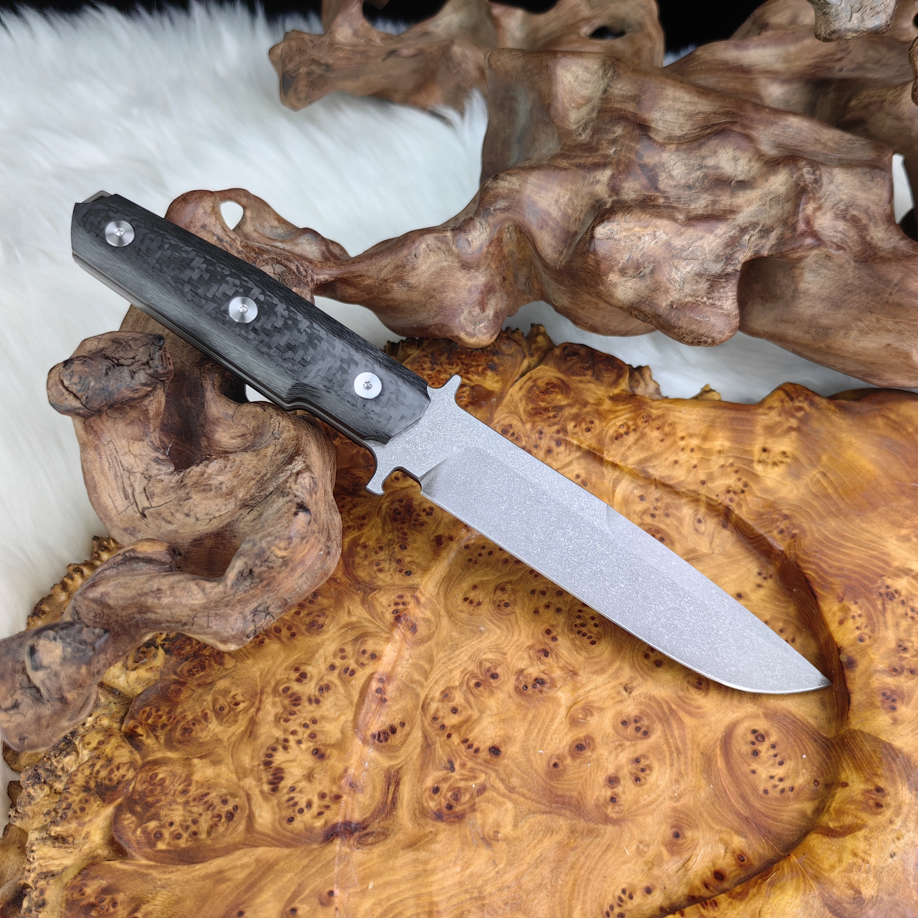 乌兹钢一体龙骨碳纤维手柄户外露营手把肉小刀