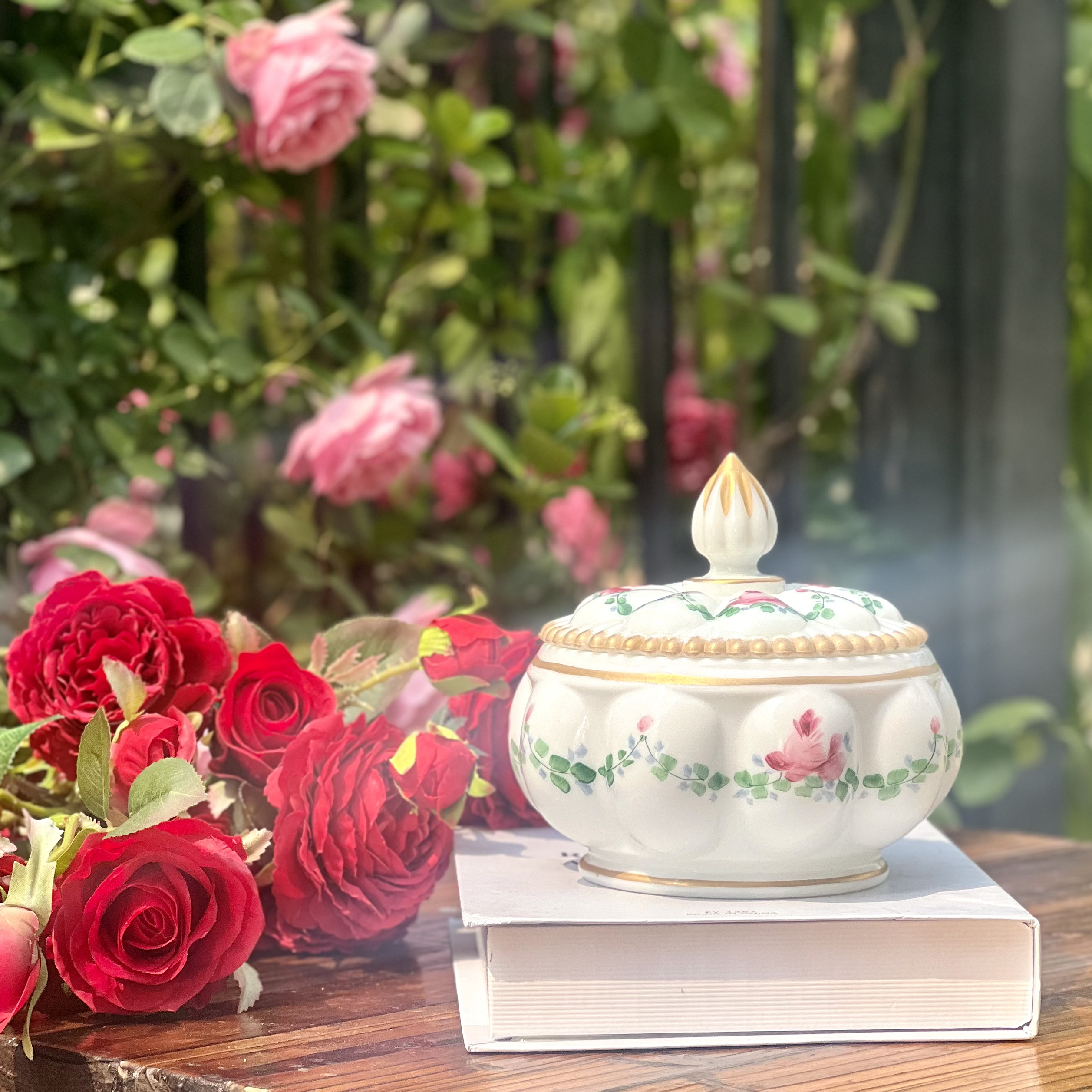 芬顿Fenton白色查尔顿手绘储物罐带盖  FD6353