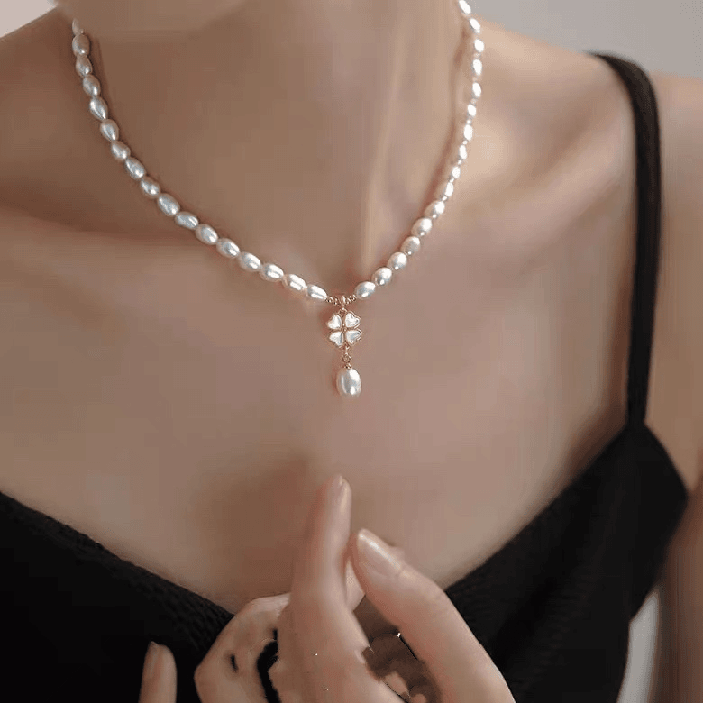 天然淡水珍珠项链女气质四叶草吊坠法式小众锁骨链精致毛衣链