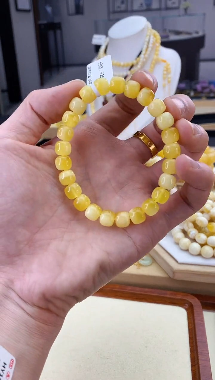 【闪购商品】琥珀裸石未镶嵌福利手串 370