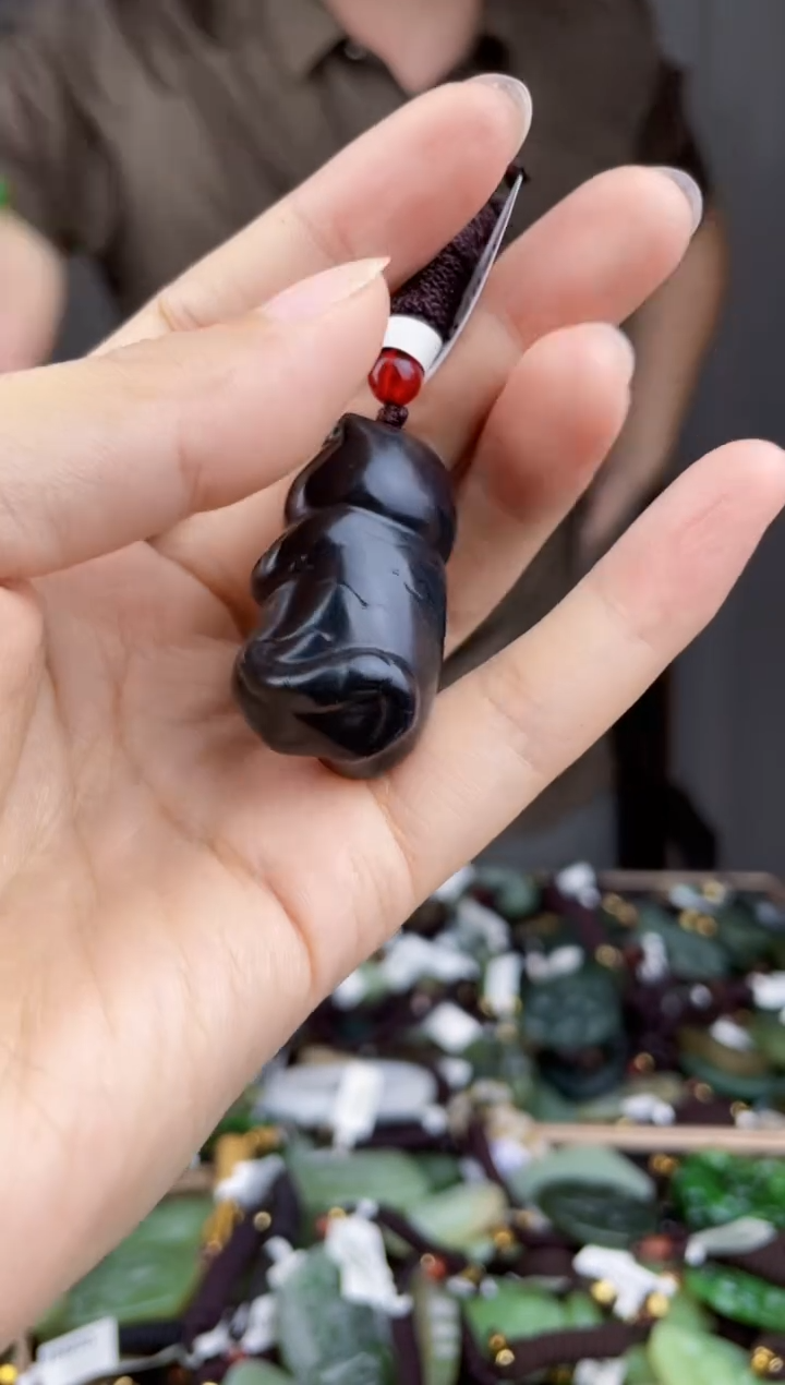 【闪购商品】和田玉挂件未镶嵌拍一发一，多样性发货！