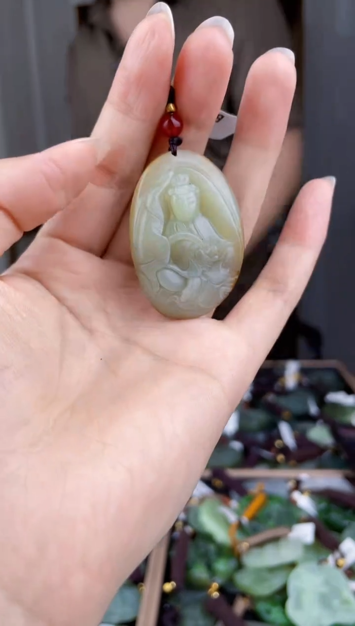 【闪购商品】和田玉挂件未镶嵌拍一发一，多样性发货！
