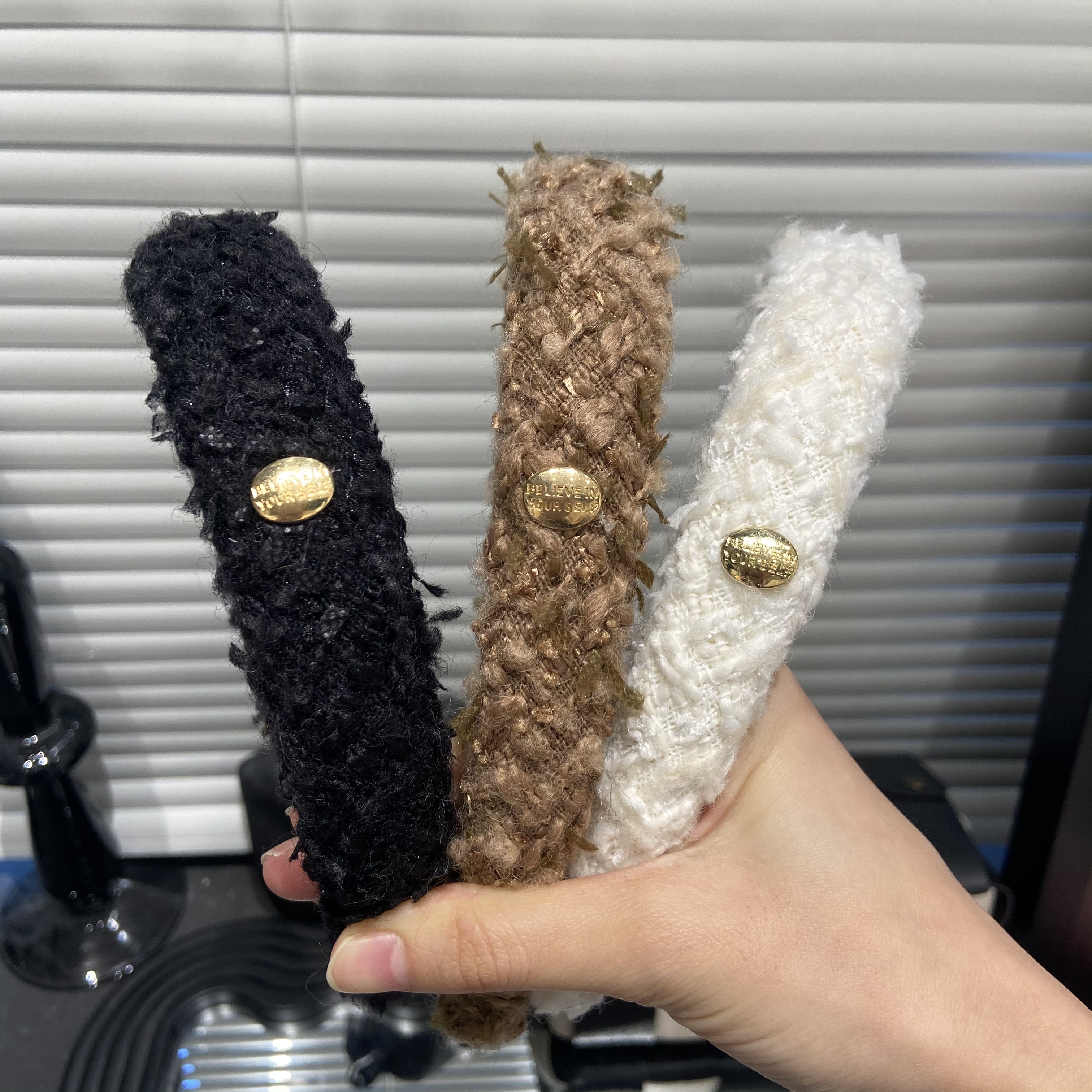 E2833  秋冬气质高颅顶复古学院风字母发箍 显脸小发卡网红少女发