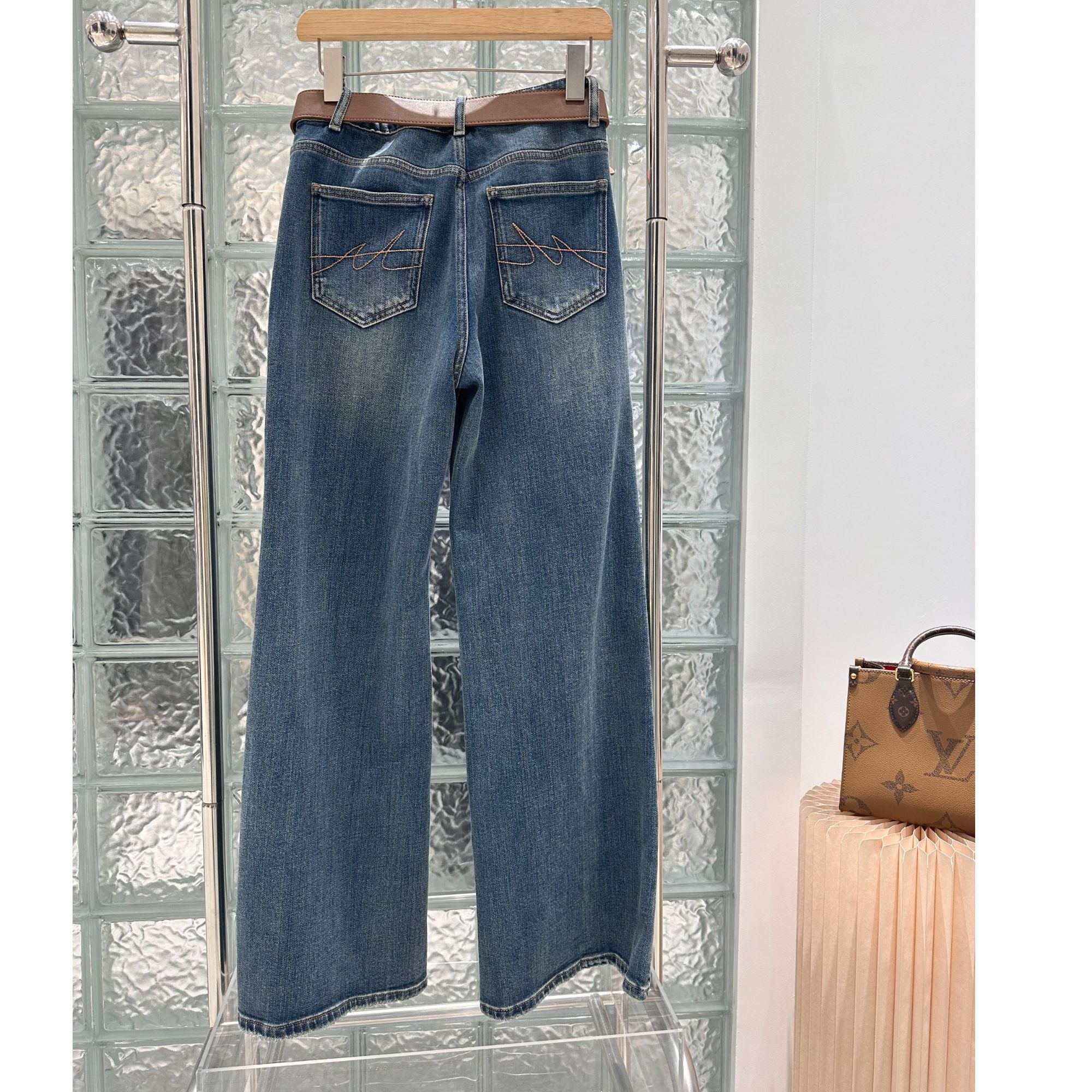 女装秋季新品  休闲直筒四面弹高品牛仔裤显瘦蓝色时尚百搭水洗