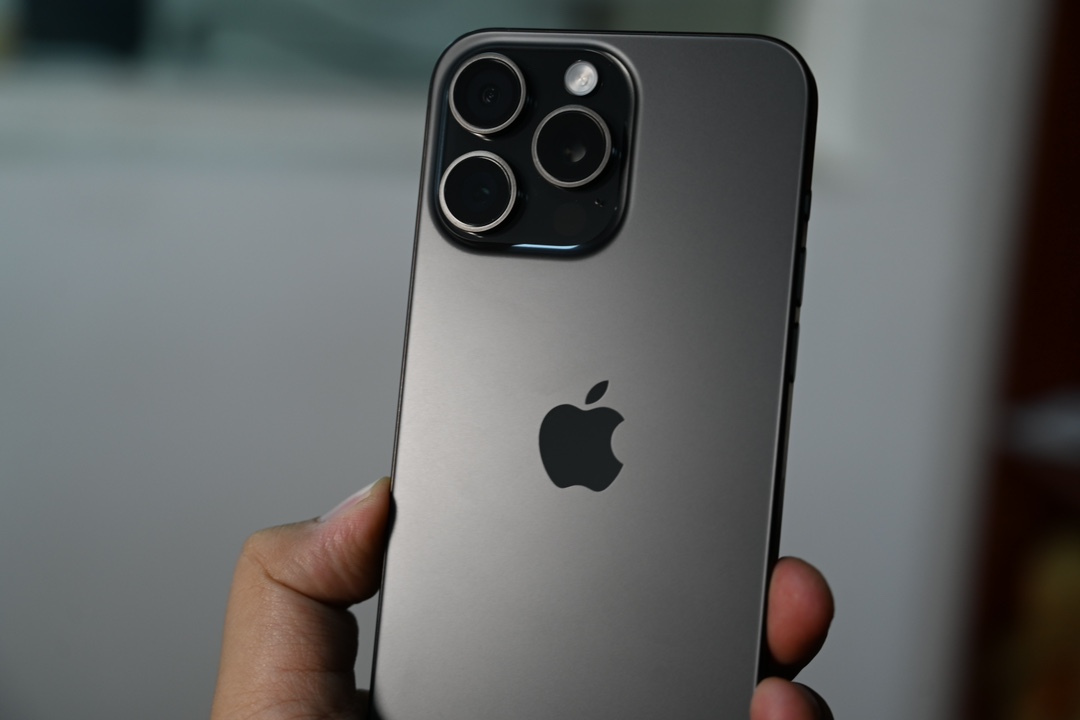 全新未使用 Apple/苹果 15Pro Max黑256G 未激活售后官换新
