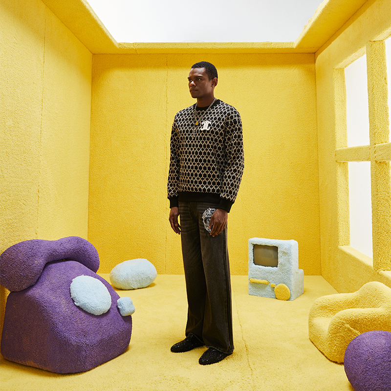 TCH店播黑色烫钻印染圆领宽松秋冬卫衣T69B118006