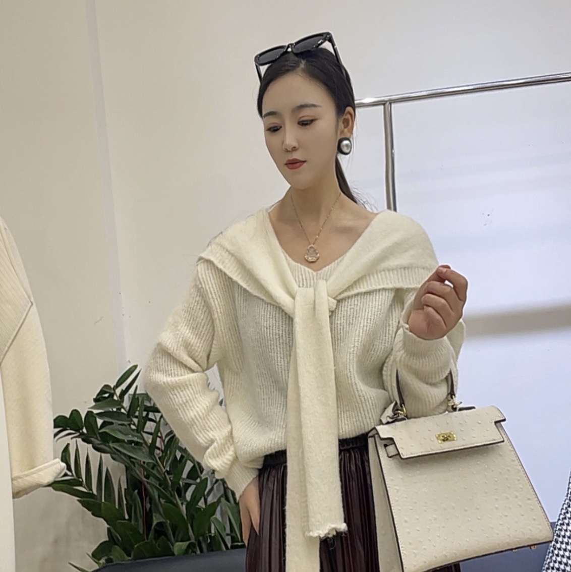 设计款毛衣百搭又时尚