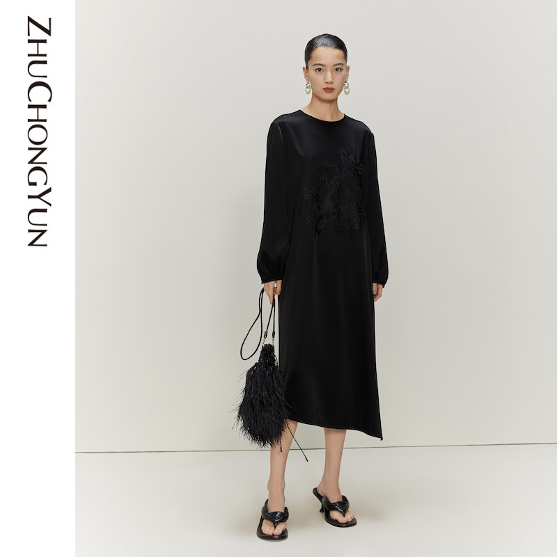 ZHUCHONGYUN白鹳刺绣连衣裙女士气质长袖时尚黑色设计师C1CX11026