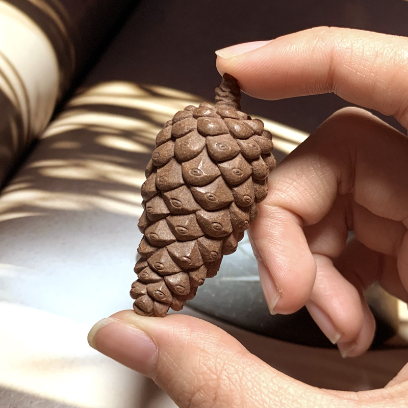 御青堂宜兴雕塑茶玩 万国琴茶宠全手工紫砂精品 收藏把件仿真松果