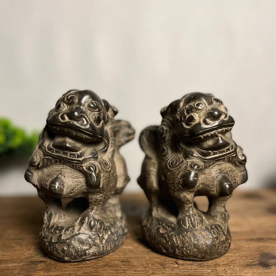 晋兴阁 天然青石原石雕刻仿古喜狮一对桌面摆件高约15厘米复古