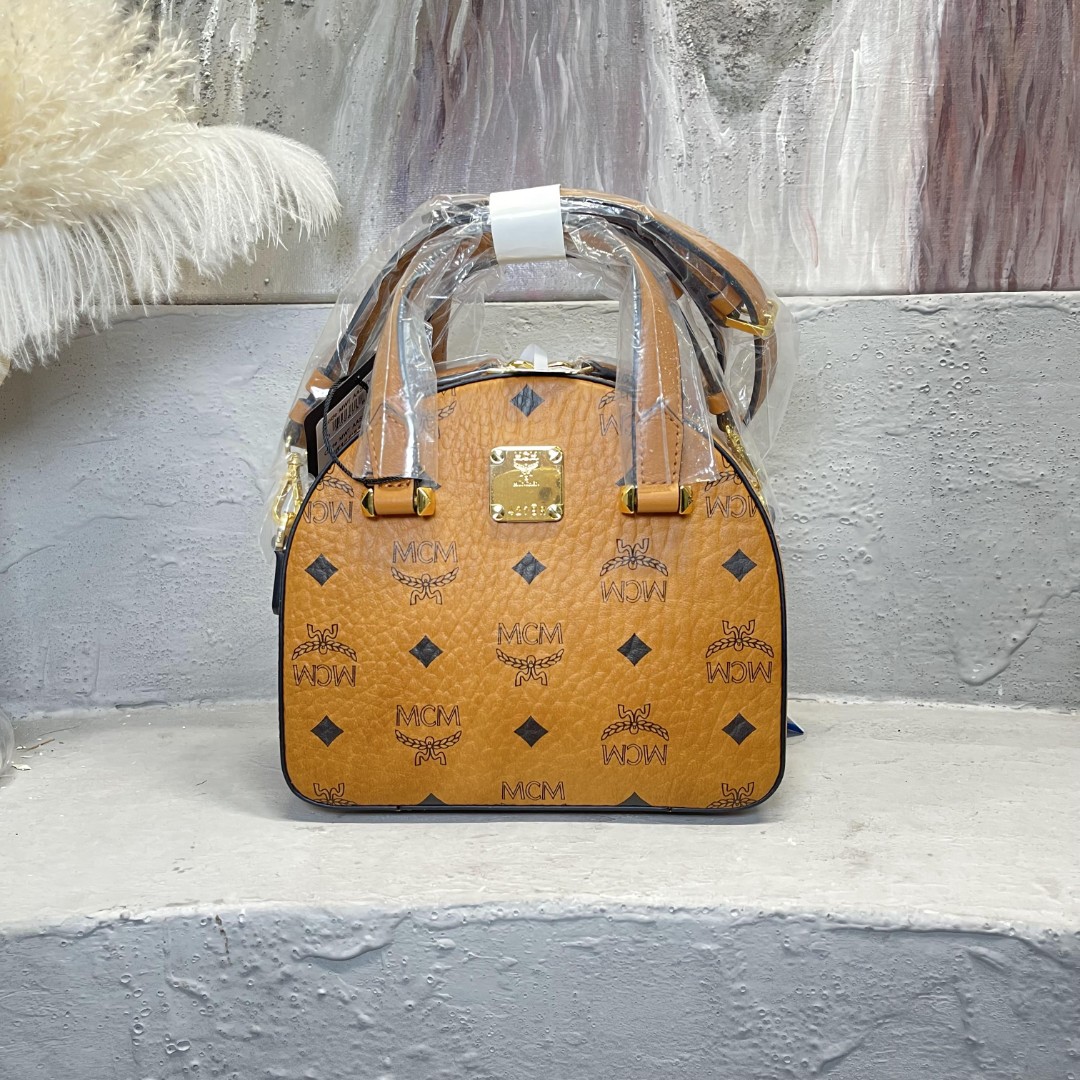 99新 MCM 何为奢侈/ MCM 半月手提斜挎包  小号 