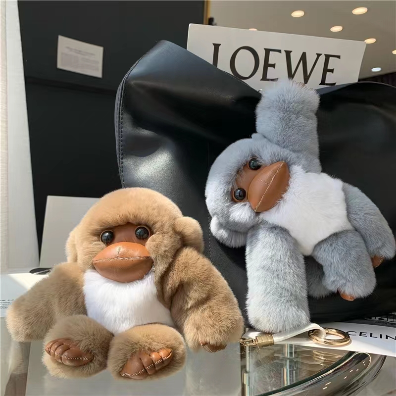 真獭兔毛小猴子汽车钥匙扣挂件ins可爱毛绒公仔玩偶书包挂饰礼物