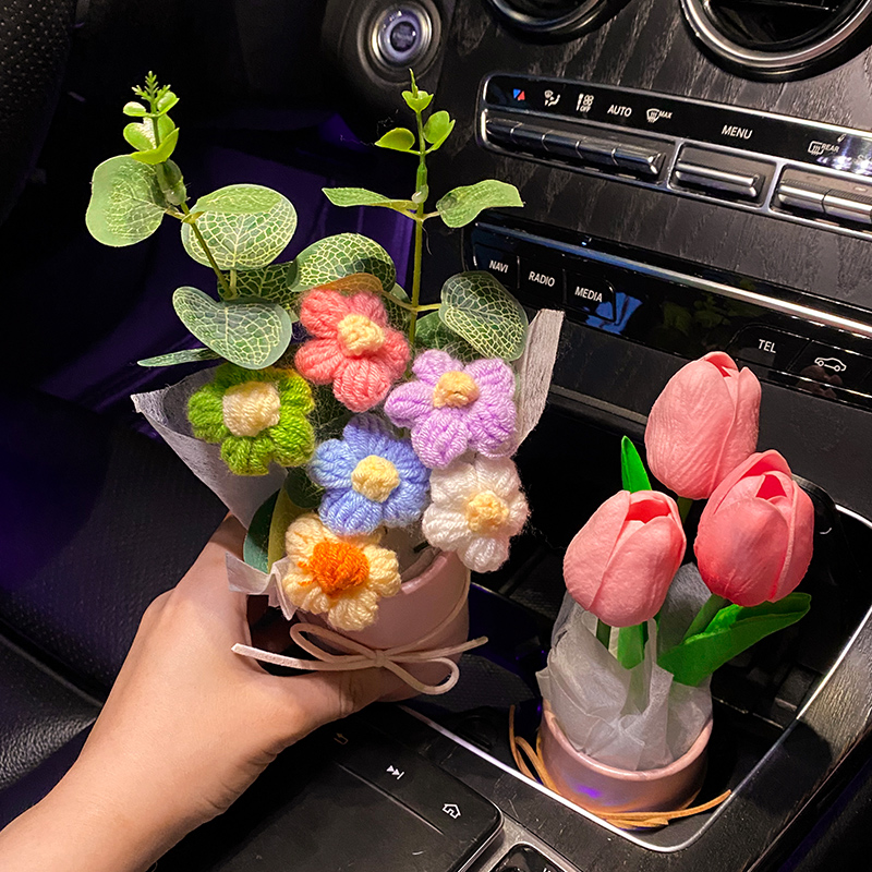 乐萌汽车香薰摆件网红车载郁金香仿真花花束家用居家装饰除异味女