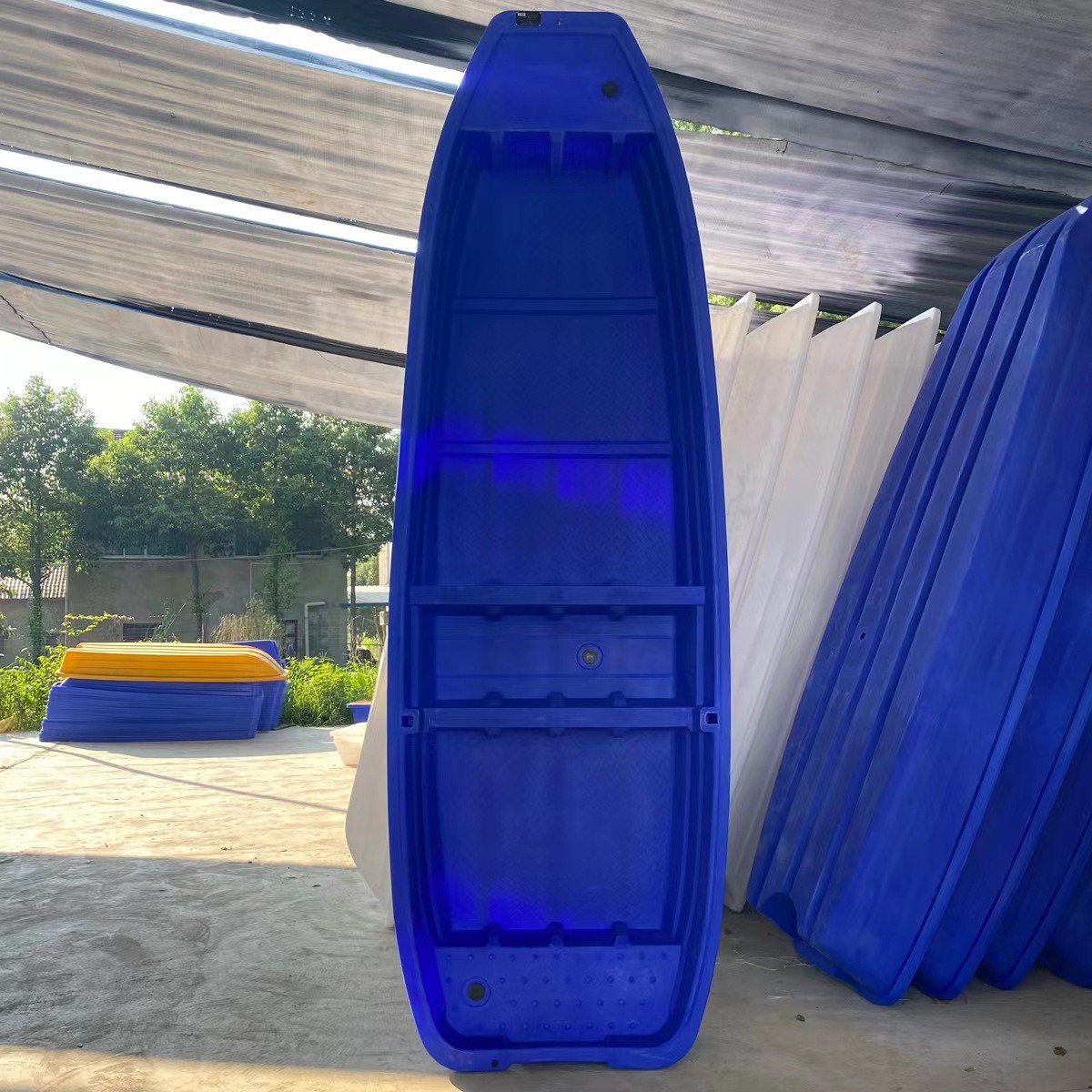 4米平头加宽加大平稳加厚牛筋塑料船一体成型养殖船钓鱼船渔船