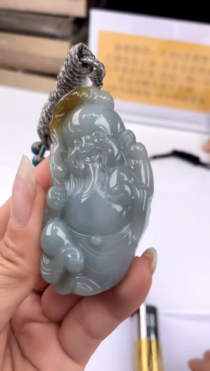 【闪购商品】翡翠吊坠(赠链)未镶嵌3197