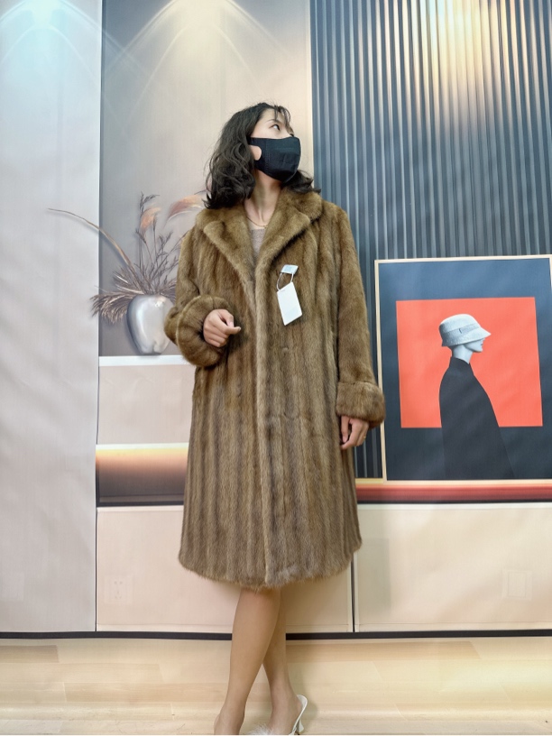 L016进口水貂毛西服领南瓜挽袖长100胸围115摆1.5米约