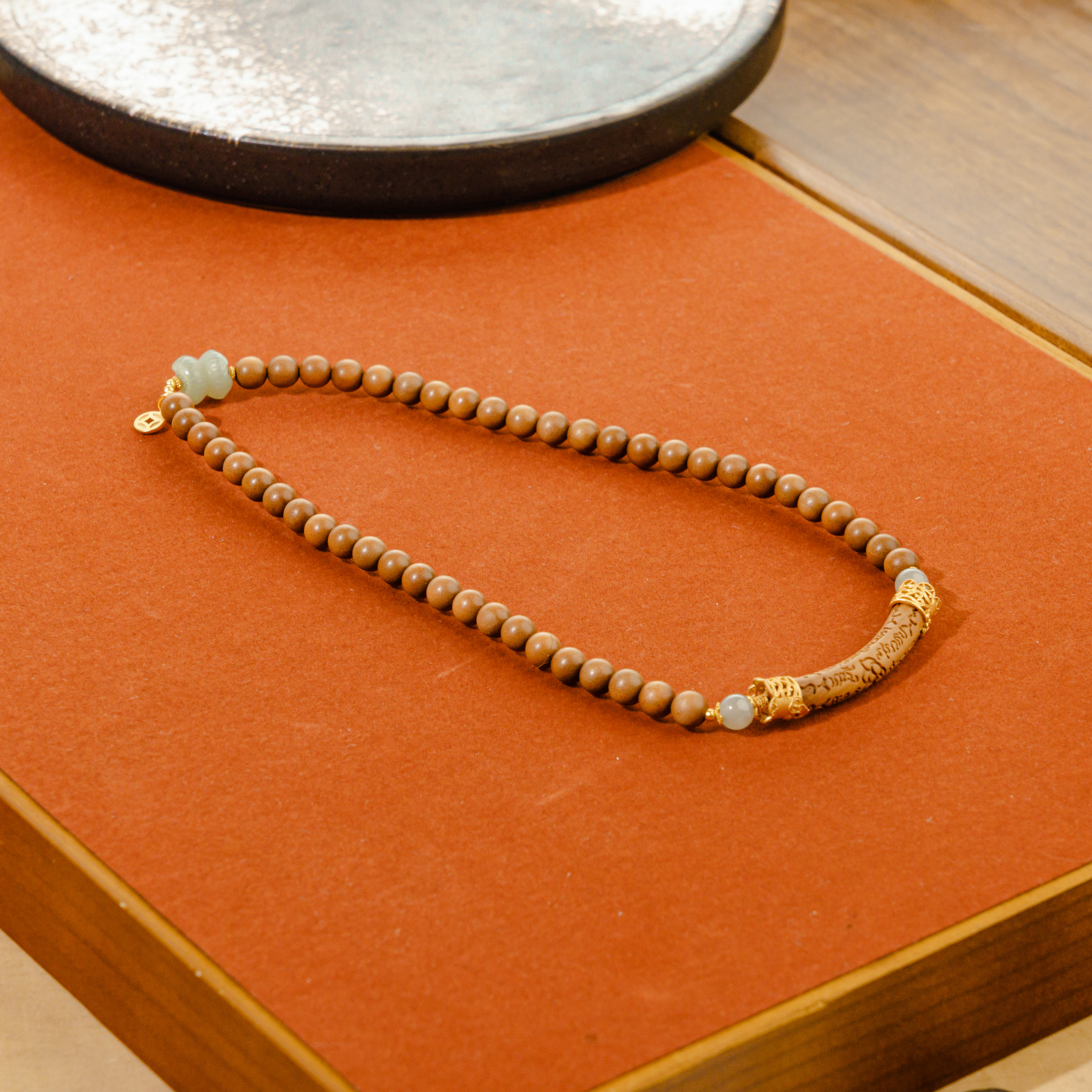 守道掌门人迈索尔老山檀香和田玉并蒂莲半镯双圈SDLS3665木带宝