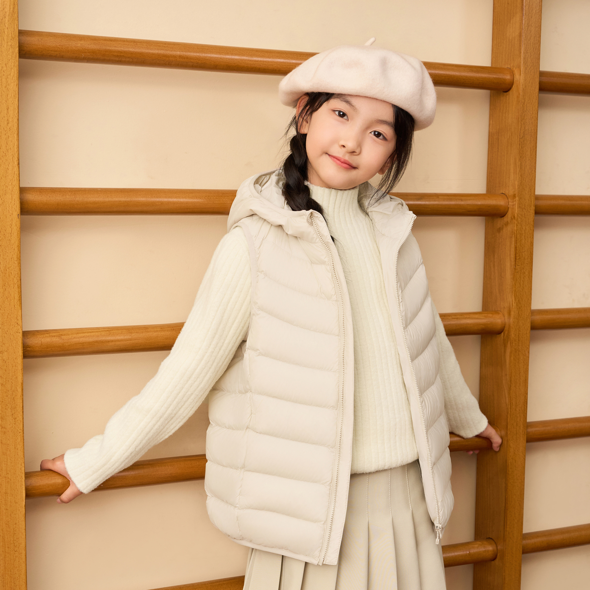 波司登童装童装连帽马甲2024新款短款基础轻暖羽绒服T40135510