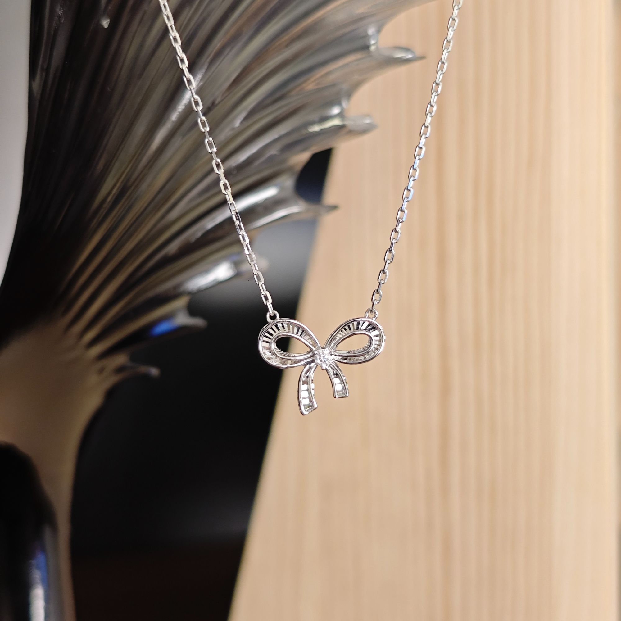 铂金蝴蝶结单钻镶嵌套链1