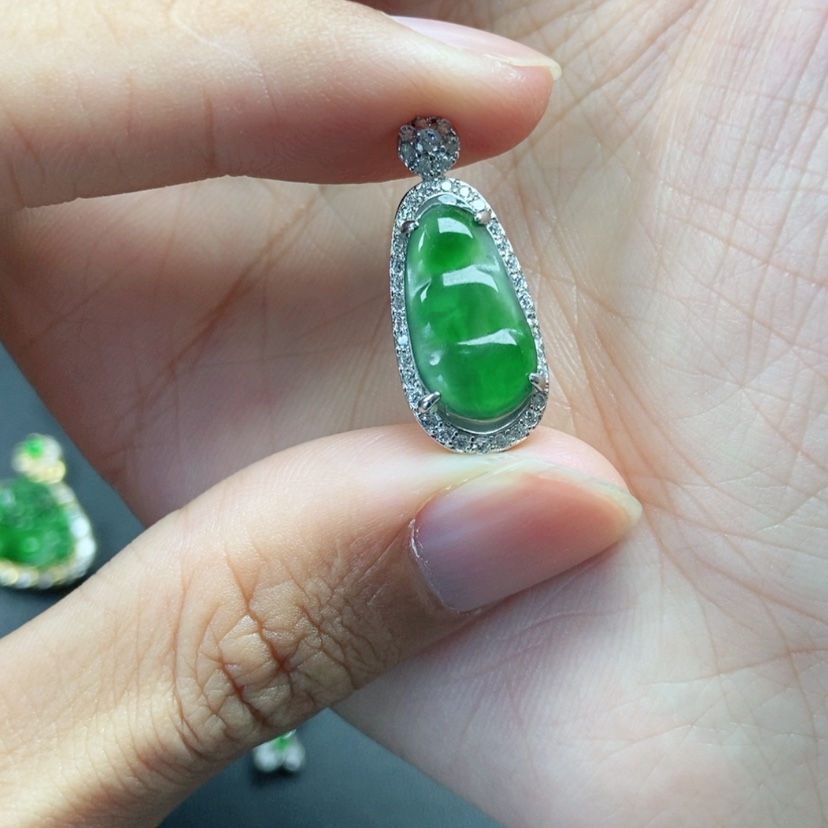 【闪购商品】翡翠颈饰未镶嵌