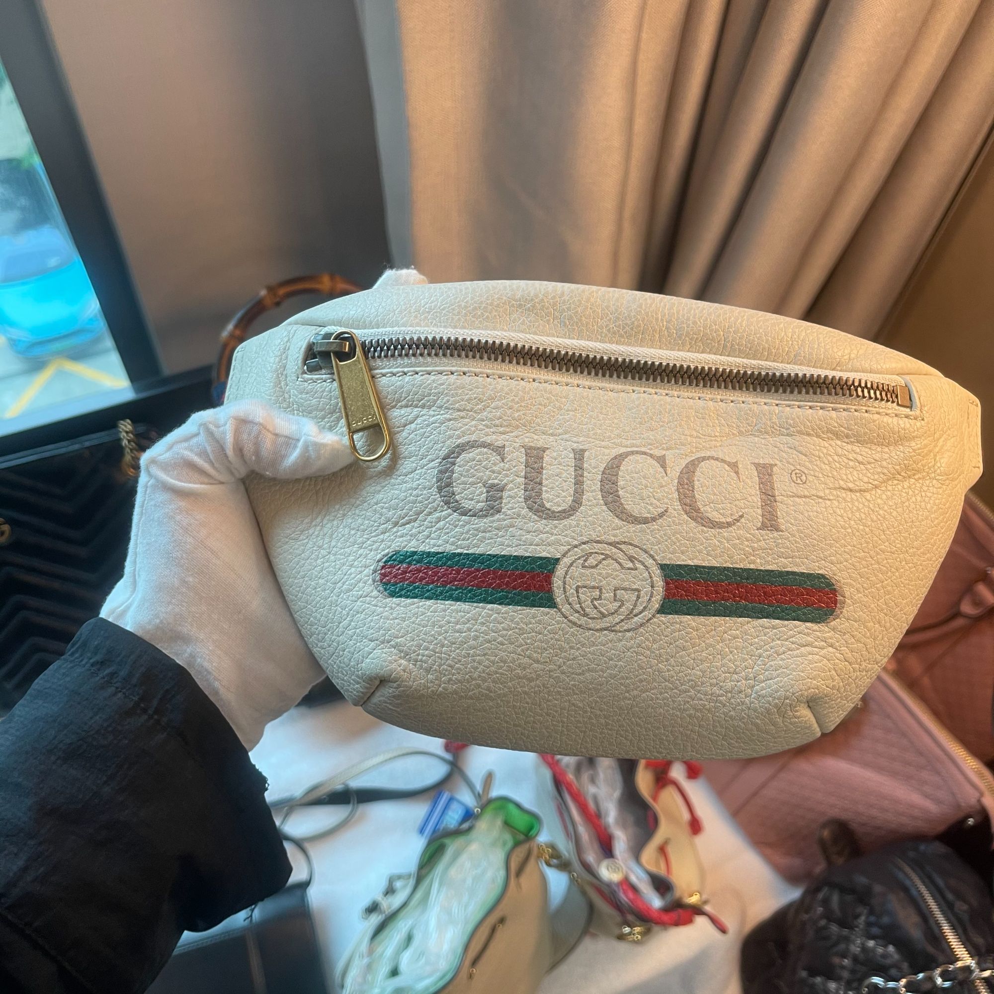 95新 GUCCI/古驰 白色腰包单肩斜挎包/甜甜在包展